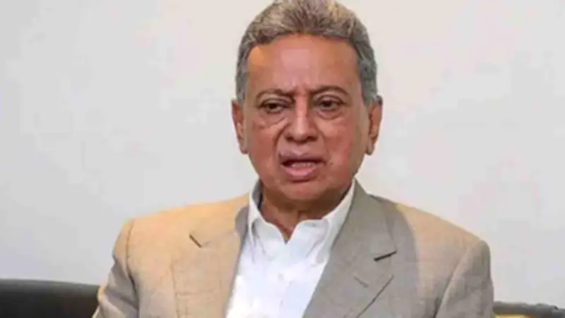 অর্থমন্ত্রীর গভর্নর পরিবর্তন মন্তব্য, স্বর্ণের দাম বৃদ্ধি ও কক্সবাজারে বিস্ফোরণে আহত ছয়জন