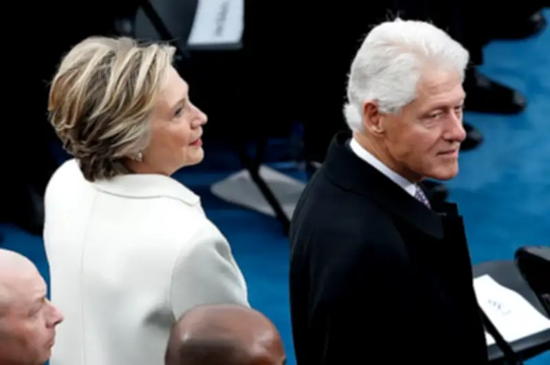 হিলারি ক্লিনটন এপস্টিন তদন্তে সাক্ষ্য দিতে সম্মত, বিল ক্লিনটনের নাম নথিতে উল্লেখ