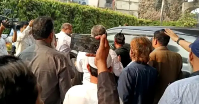 বাংলাদেশ ব্যাংকের 'মব' ঘটনায় জড়িত কর্মকর্তাদের বিরুদ্ধে ব্যবস্থা নেওয়ার ঘোষণা