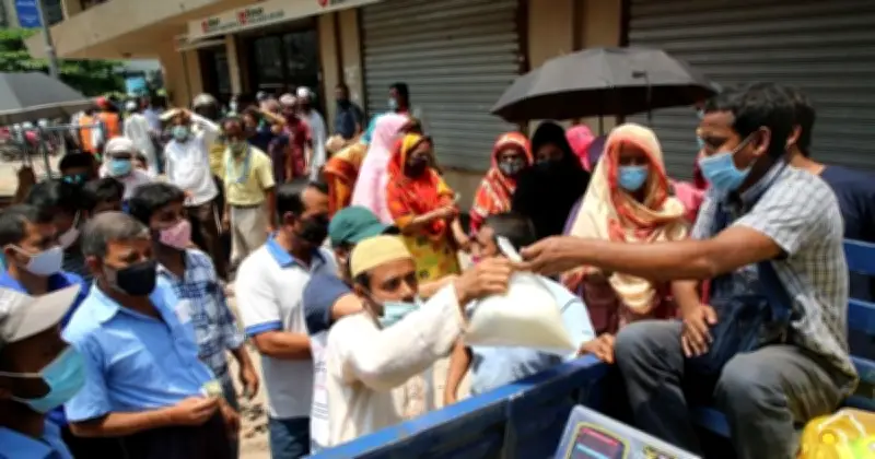 টিসিবির সাশ্রয়ী পণ্যের লড়াই: ৩০০ টাকা বাঁচাতে ৩ ঘণ্টার অপেক্ষা