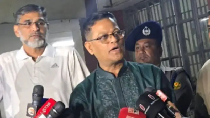 আইজিপি রাস্তায় নেমে নগরবাসীর নিরাপত্তা নিশ্চিত করবেন, বিএনপি নেতাসহ গ্রেফতার ৫