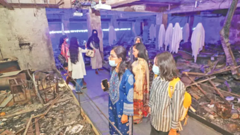 প্রথম আলো ভবনে 'আলো' প্রদর্শনীতে সমবেত নিন্দা ও বিচারের দাবি