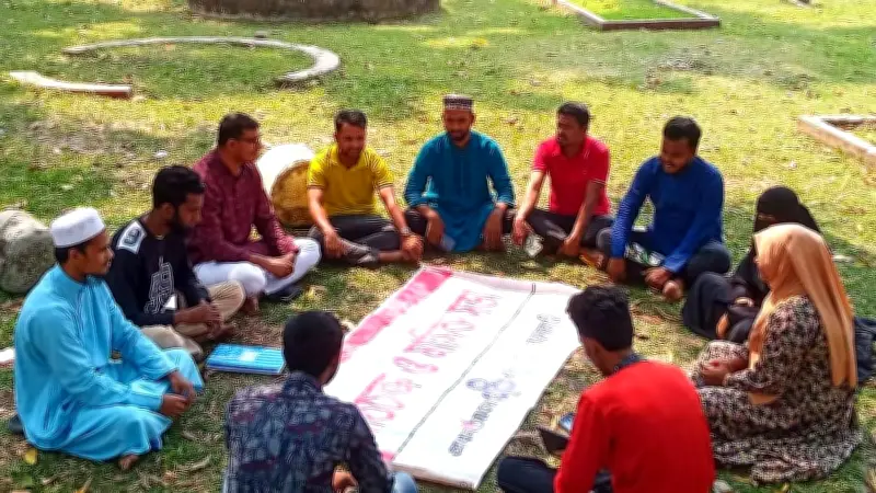 ঝালকাঠি বন্ধুসভার পাঠচক্রে 'ডোপামিন ডিটক্স' বই নিয়ে আলোচনা ও মাসিক সভা অনুষ্ঠিত