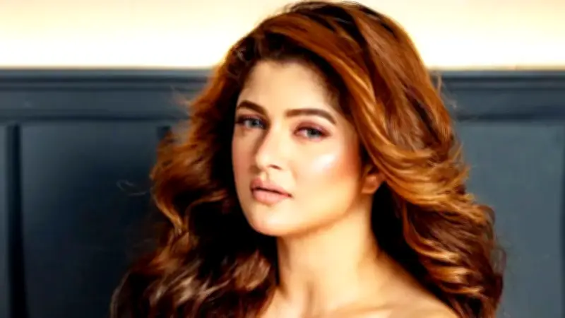 বিব্রত শ্রাবন্তী, নির্বাচনে জামায়াতের হক কেড়ে নেওয়া, ট্রাম্পকে আহ্বান, হত্যা মামলায় চার্জশিট