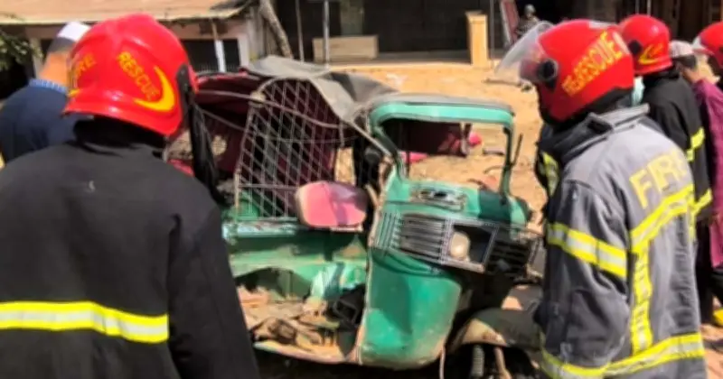 লোহাগাড়ায় পিকআপ-অটোরিকশা সংঘর্ষে চালক নিহত, শিশুসহ ৭ আহত