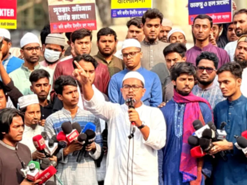 ডাকসুর বিক্ষোভ: ধর্ষণ ও নিপীড়নের প্রতিবাদে ঢাবি ছাত্রদের মিছিল