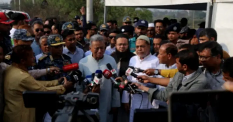 অর্থমন্ত্রী আমির খসরু: অর্থনীতি পুনরুদ্ধারে কর বৃদ্ধি প্রয়োজন, বিনিয়োগ ও কর্মসংস্থান অগ্রাধিকার