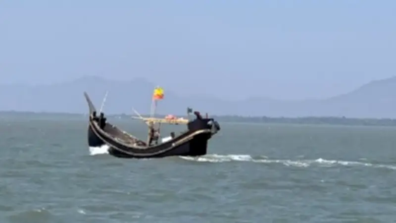 হ্যান্ডকাফ পরা জেলের নিখোঁজ হওয়া ও পাক-আফগান সংঘর্ষে উত্তপ্ত আন্তর্জাতিক পরিস্থিতি