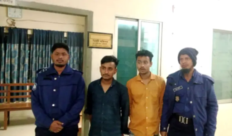 কুড়িগ্রামে অবৈধ অনুপ্রবেশ ও ইয়াবা উদ্ধার: দুই ভারতীয়সহ তিন যুবক আটক