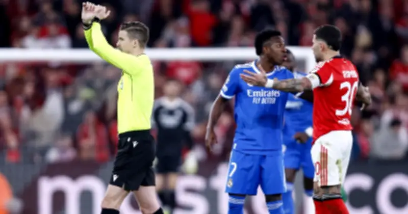 বেনফিকার পাঁচ সমর্থকের সাময়িক বহিষ্কার, রিয়াল মাদ্রিদের বিরুদ্ধে বর্ণবাদী মন্তব্যের অভিযোগ