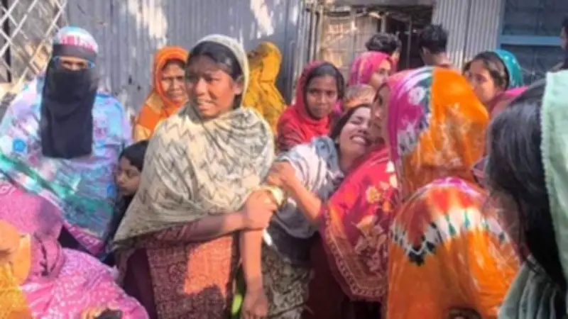 দাদির লাশ উঠানে, নাতনির বৃষ্টির আভাস, তাপমাত্রা বৃদ্ধি ও ইফতারে পেঁপে নিয়ম