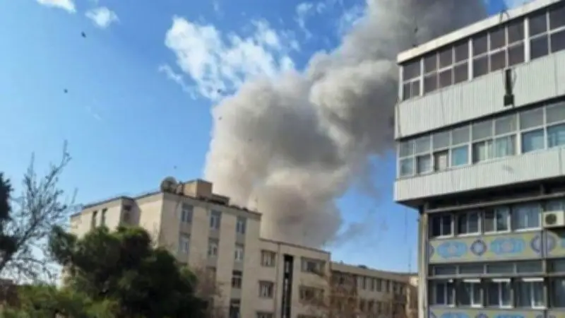 ইরানে ইসরায়েলের ক্ষেপণাস্ত্র হামলা, প্রধানমন্ত্রীর ইফতার মাহফিল ও নিয়োগ বিজ্ঞপ্তি প্রকাশ