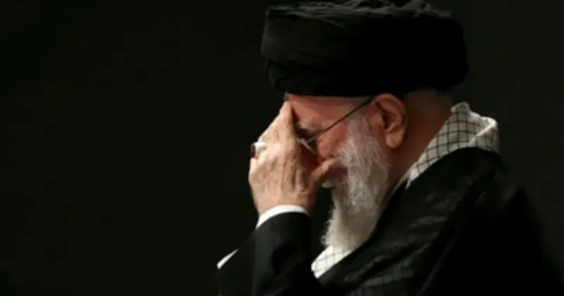 ইরানের সর্বোচ্চ নেতা খামেনিকে নিরাপদ স্থানে সরানো হয়েছে, তেহরানে ইসরায়েলি হামলা