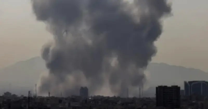 ইরানের সর্বোচ্চ নেতার বাসভবনে বিস্ফোরণ, ট্রাম্প নিশ্চিত করেছেন সামরিক অভিযান