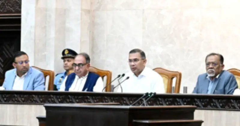 প্রধানমন্ত্রী তারেক রহমানের কর্মকর্তাদের প্রতি আহ্বান: ইশতেহার বাস্তবায়নে সহযোগিতা চান