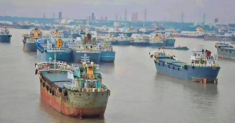 গম-ভুট্টা বোঝাই জাহাজ নদীতে দীর্ঘদিন নোঙরে রাখার ঘটনায় আইনি ব্যবস্থার নির্দেশ