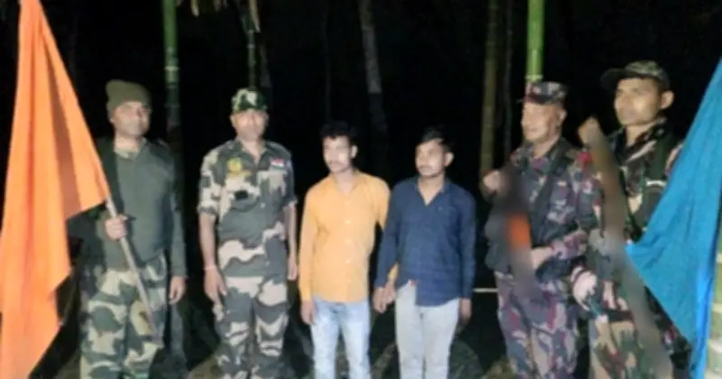কুড়িগ্রাম সীমান্তে আটক দুই ভারতীয় যুবককে পতাকা বৈঠকের মাধ্যমে বিএসএফের কাছে হস্তান্তর