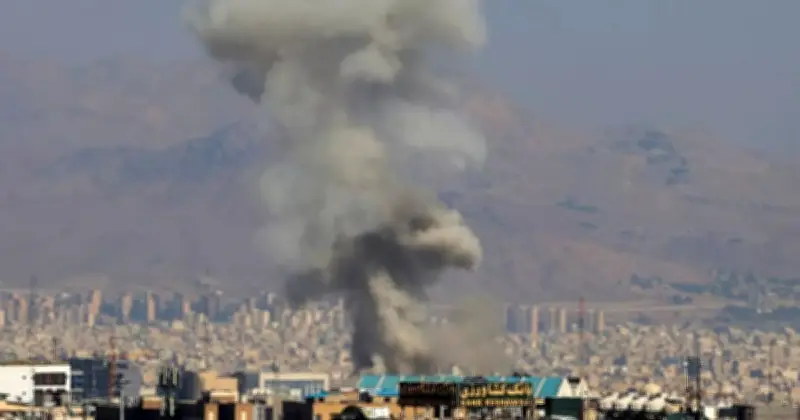 ইসরাইল-যুক্তরাষ্ট্রের সমন্বিত হামলায় ইরানের দর্শনীয় স্থানগুলোতে আঘাত