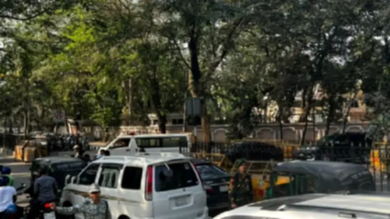 ড. ইউনূসের বাড়ি থেকে খণ্ডিত দেহ উদ্ধার, ইরানের হামলা ও প্রবাসী কার্ড চালুর ঘোষণা