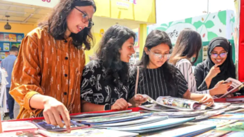 বইমেলায় শিশুদের উচ্ছ্বাস: রঙিন বই আর পাপেট শোর মজায় মেতেছে কচিকাঁচারা