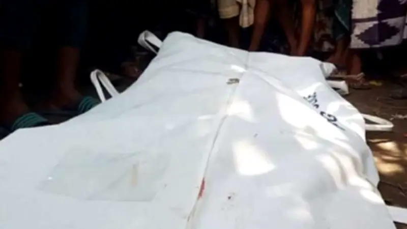 ইরান-ইসরায়েল যুদ্ধে উত্তপ্ত মধ্যপ্রাচ্য: স্কুলে হামলায় ২৪ শিক্ষার্থী নিহত, ফ্লাইট স্থগিত