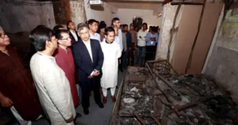 বিদেশে দেশের মাথা হেঁট হওয়ার কথা বললেন পররাষ্ট্রমন্ত্রী, প্রথম আলো-ডেইলি স্টার হামলার প্রতিবাদ