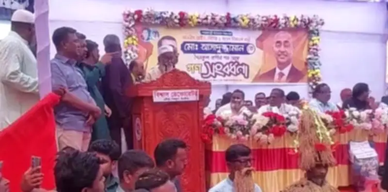 শৈলকুপায় আইনমন্ত্রীর সংবর্ধনা: শিক্ষকের মানপত্রে আবেগ, মন্ত্রীর উন্নয়ন প্রতিশ্রুতি