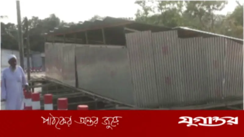 ফরিদপুরে স্বেচ্ছাসেবক দল নেতার মদদে হতদরিদ্রের জমি দখল করে দোকান নির্মাণের অভিযোগ