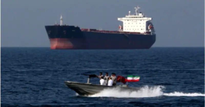 হরমুজ প্রণালীতে জ্বালানি পরিবহন বন্ধ, বিশ্ববাজারে অস্থিরতার ঝুঁকি