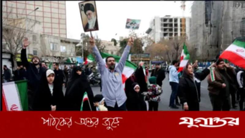 ট্রাম্পের ক্ষমতা দখলের আহ্বানকে বৃদ্ধাঙ্গুলি দেখালেন ইরানিরা, তেহরানে খামেনির সমর্থনে মিছিল