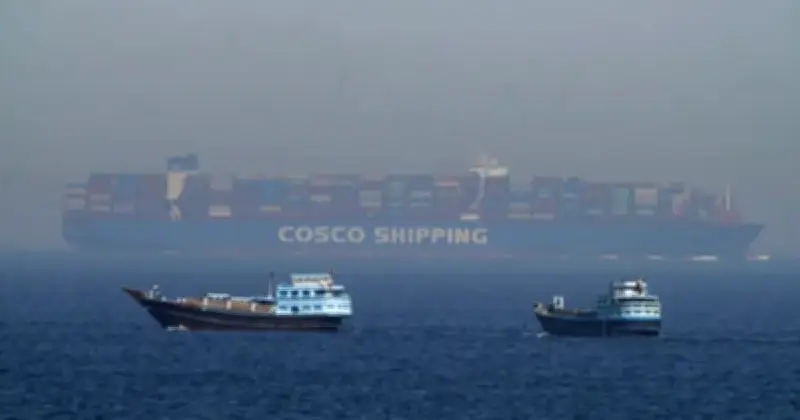 মধ্যপ্রাচ্যে উত্তেজনা: মার্কিন যুক্তরাষ্ট্র বাণিজ্যিক জাহাজকে উপসাগরীয় অঞ্চল এড়ানোর পরামর্শ দিয়েছে