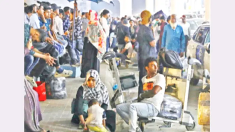 মধ্যপ্রাচ্যে আকাশসীমা অস্থির, ফ্লাইট বাতিলে আটকে পড়েছেন হাজারো বাংলাদেশি যাত্রী