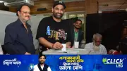 ত্রয়োদশ সংসদ নির্বাচনে প্রথম ভোট দিলেন সাবেক অধিনায়ক তামিম ইকবাল