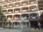 ভোট দিতে দেরিতে পৌঁছানোর পরও রিকশায় করে কেন্দ্রে ছুটলেন দুই নারী