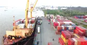 মোংলা বন্দরে রেকর্ড কন্টেইনার হ্যান্ডলিং: লক্ষ্যমাত্রা ছাড়িয়েছে প্রথম সাত মাসেই