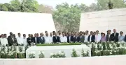 প্রধানমন্ত্রী তারেক রহমানের শ্রদ্ধা নিবেদন: জাতীয় স্মৃতিসৌধ ও জিয়া উদ্যানে পুষ্পস্তবক অর্পণ