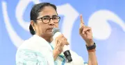 মমতার আক্ষেপ: বাংলাদেশের শান্তিপূর্ণ নির্বাচন দেখে ভারতের গণতন্ত্র নিয়ে প্রশ্ন