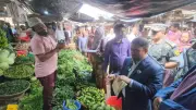 নড়াইলে ভোক্তা অধিকার অভিযানে তিন প্রতিষ্ঠানের জরিমানা, বিএনপি প্রার্থীর আপত্তি ও প্রধানমন্ত্রীর সচিবালয় কার্যক্রম