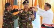 প্রধানমন্ত্রী তারেক রহমান ডিজিএফআই মহাপরিচালক কায়সার রশিদ চৌধুরীকে মেজর জেনারেল র‍্যাংক ব্যাজ পরিয়েছেন