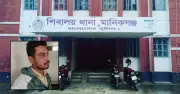 মানিকগঞ্জে চাঁদাবাজি: উথলী মোড়ে যানবাহন থেকে চাঁদা নেওয়ার সময় যুবক গ্রেপ্তার