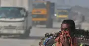 ঢাকার বায়ুদূষণ: স্বাস্থ্যঝুঁকি ও অর্থনৈতিক বোঝা, সরকারের জরুরি পদক্ষেপ প্রয়োজন
