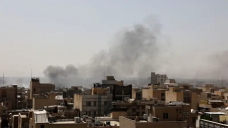 মধ্যপ্রাচ্যে উত্তেজনা: খামেনির মৃত্যু ও ইরান-ইসরায়েল সংঘাতের প্রেক্ষাপট