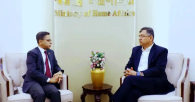 বাংলাদেশের স্বরাষ্ট্রমন্ত্রী সালাহউদ্দিন আহমদের ভারতীয় হাইকমিশনারের সঙ্গে প্রথম বৈঠক