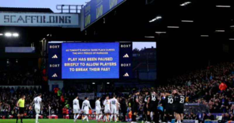 ইপিএলে রোজা ভাঙার বিরতিতে দুয়ো: গার্দিওলার নিন্দা ও বৈচিত্র্য সম্মানের আহ্বান