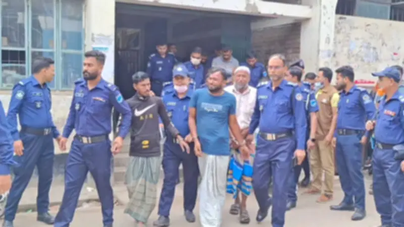 ইরান-ইসরায়েল উত্তেজনা ও অভ্যন্তরীণ সংকট: আয়াতুল্লাহ খামেনির নেতৃত্বে বৈঠক ও হামলার প্রতিক্রিয়া