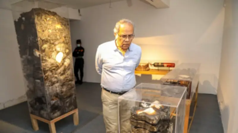 প্রথম আলো ভবনে হামলার ধ্বংসস্তূপ নিয়ে ‘আলো’ প্রদর্শনী, দর্শনার্থীদের ভয়াবহতা উপলব্ধি