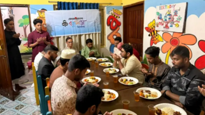 ঝিনাইদহ বন্ধুসভার ইফতার ও দোয়া মাহফিল: সম্প্রীতি ও সৌহার্দ্যের মিলনমেলা