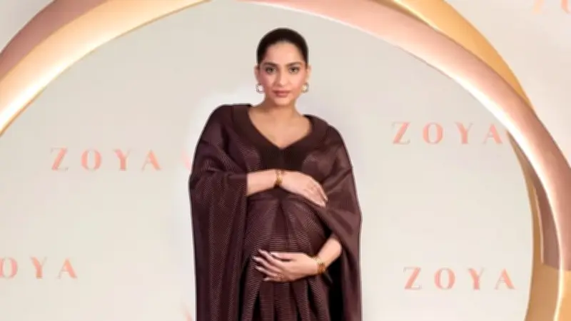 সোনম কাপুরের মাতৃত্বকালীন ফ্যাশন: স্টাইল ও সংস্কৃতির মেলবন্ধন