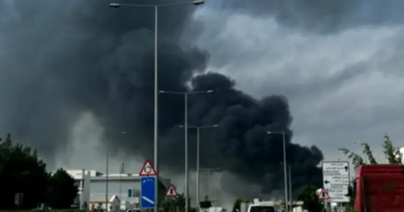 মধ্যপ্রাচ্যে যুদ্ধের ঝুঁকি: বাংলাদেশের অর্থনীতিতে চারটি বড় ধাক্কার আশঙ্কা