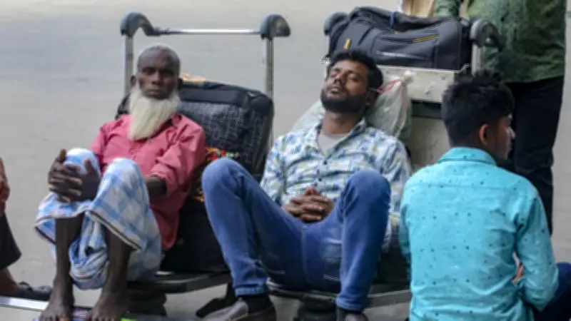 মধ্যপ্রাচ্য সংকটে বিমান চলাচল ব্যাহত: শাহজালালে ৭৪ ফ্লাইট বাতিল, যাত্রীদের দুর্ভোগ